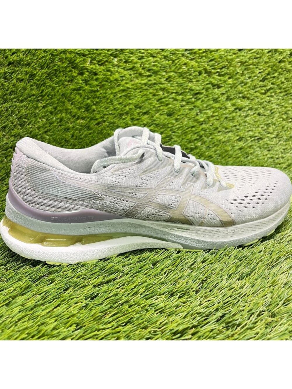 Asics Gel-Kayano 28 Womens Size 10.5 Gray White Athletic Running Shoes Sneakers